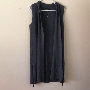 Sleeveless sweater NWOT
